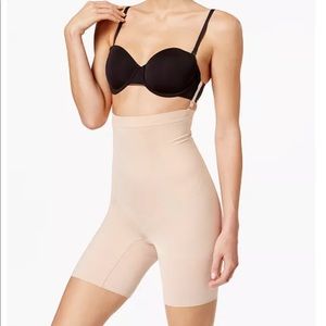 Spanx OnCore High-Waisted Mid-Thigh Short - Nude - Medium